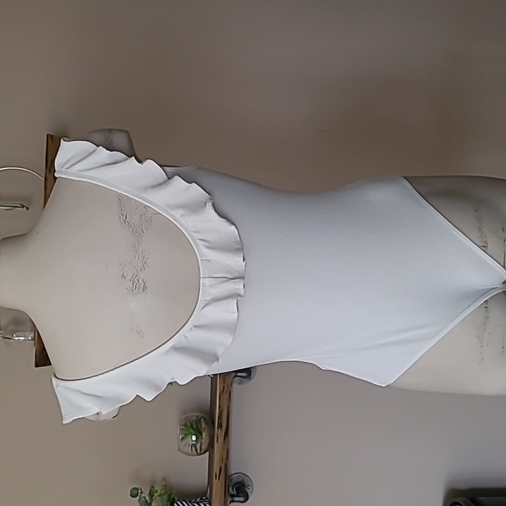Ruffled Bodysuit - Picture 4 of 7
